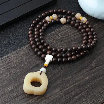 Women Wooden Bead Necklace with Camel Bone Pendant