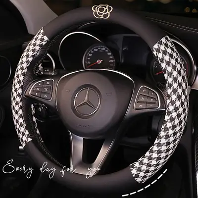 Stylish Houndstooth Steering Wheel Cover for Mercedes
