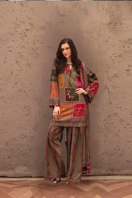 Stylish Printed Lawn Suit - 3 Pcs Set with V-Neck Design thumbnail 3