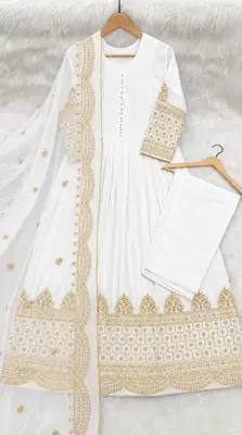 3 Pcs Women's Stitched Chiffon Sequins Embroidered Maxi Suit thumbnail 3