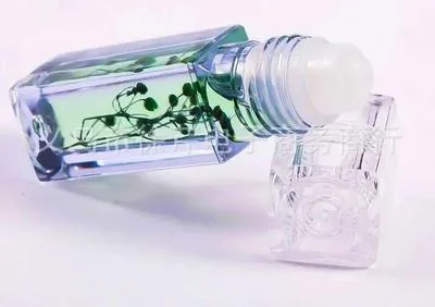 Hydrating Lip Oil thumbnail 4