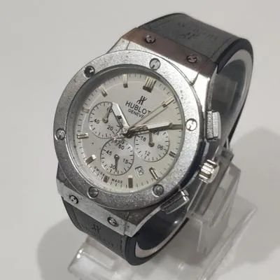 HUBLOT Men's Classic Leather Chronograph Wrist Watch