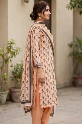 Stylish 3 Pcs Women's Unstitched Lawn Digital Print Suit thumbnail 2