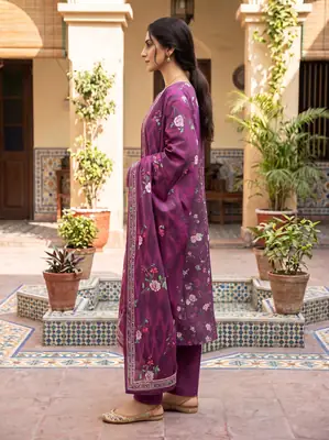 Stylish 3 Pcs Women's Unstitched Lawn Digital Print Suit thumbnail 5