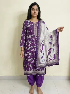 Stylish 3 Pcs Women's Unstitched Lawn Digital Print Suit thumbnail 8