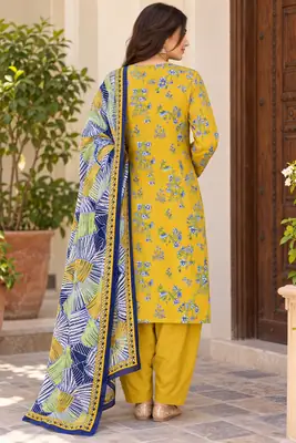 Stylish 3 Pcs Women's Unstitched Lawn Digital Print Suit thumbnail 4