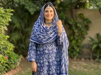 Stylish 3 Pcs Women's Unstitched Lawn Digital Print Suit