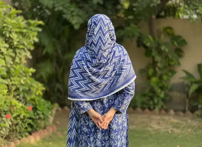 Stylish 3 Pcs Women's Unstitched Lawn Digital Print Suit thumbnail 4