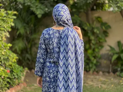 Stylish 3 Pcs Women's Unstitched Lawn Digital Print Suit thumbnail 5