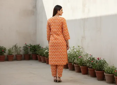 Stylish 2 Pcs Women's Unstitched Printed Suit thumbnail 2
