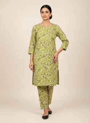 Stylish 2 Pcs Women's Unstitched Printed Suit thumbnail 2
