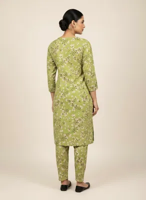 Stylish 2 Pcs Women's Unstitched Printed Suit thumbnail 4