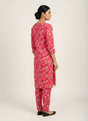 Stylish 2 Pcs Women's Unstitched Printed Suit thumbnail 3