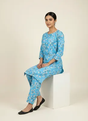 Stylish 2 Pcs Women's Unstitched Printed Suit thumbnail 3