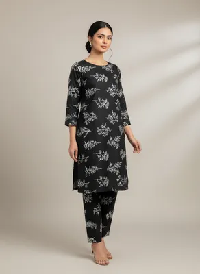 Stylish 2 Pcs Women's Unstitched Printed Suit thumbnail 6