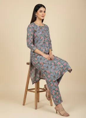 Stylish 2 Pcs Women's Unstitched Printed Suit thumbnail 4