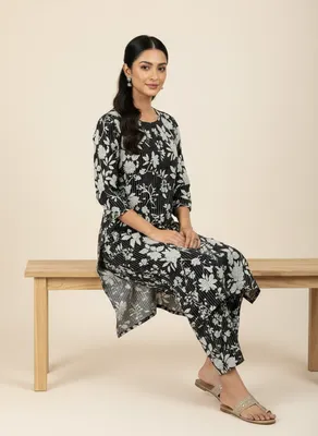Stylish 2 Pcs Women's Unstitched Printed Suit thumbnail 4
