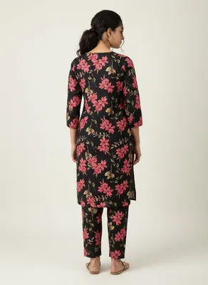 Stylish 2 Pcs Women's Unstitched Printed Suit thumbnail 2