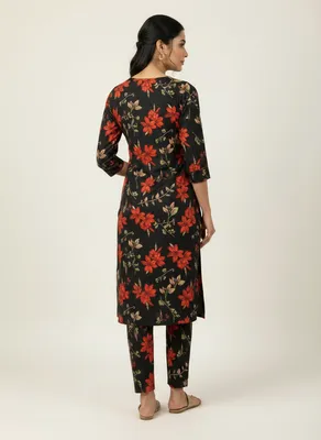 Stylish 2 Pcs Women's Unstitched Printed Suit thumbnail 3
