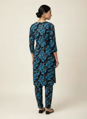 Stylish 2 Pcs Women's Unstitched Printed Suit thumbnail 5