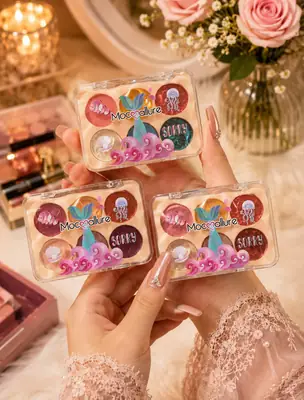 Matte And Glitter Eyeshadow Kit 50 g thumbnail 2