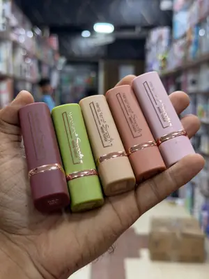 Bold Coverage Lipstick 100