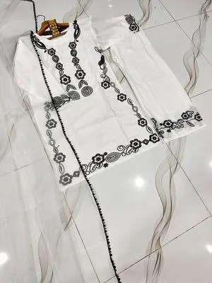White Embroidered 3Pcs Embroidery Shirt Flapper & Lace Dupatta thumbnail 2