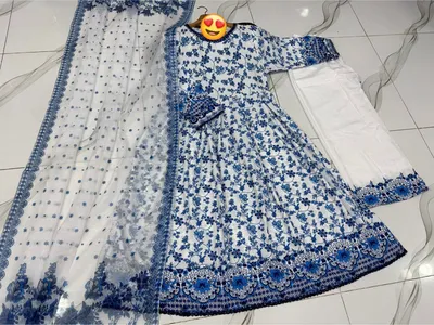 3 Pcs Women's Stitched Arabic Lawn Printed Maxi Suit thumbnail 4