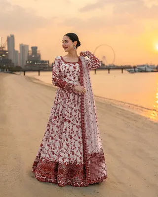 3 Pcs Women's Stitched Arabic Lawn Printed Maxi Suit thumbnail 4