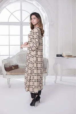 Off White Printed Lawn 3Pcs Women Suit Set thumbnail 4