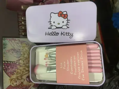 2 in 1 Makeup Deal - Hello kitty Makeup Brushes and Eyeshadow Kit thumbnail 2