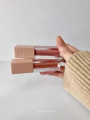 Maybelline Lifter Gloss Hydrating Lip Gloss - Glossy Finish, 1 Pcs thumbnail 3