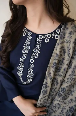 MIX TRENDING DESIGNS 3 Pcs Unstitched Embroidered Suit thumbnail 3