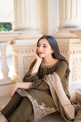 MIX TRENDING DESIGNS 3 Pcs Unstitched Embroidered Suit thumbnail 3