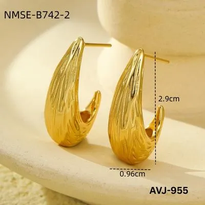 Golden Curved Earrings for Women, Premium Alloy, Lightweight, New Arrival, Best Price in Pakistan thumbnail 6