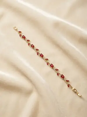 Golden Base Trending Tulip Braclet 