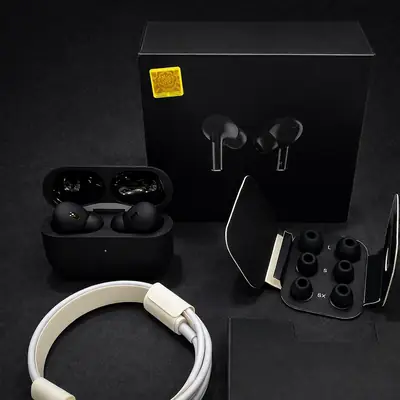 Pro 2 Black Long-Lasting Battery With Fast Charge Earbuds