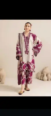 3 Pcs Women's Stitched Silk Printed Suit