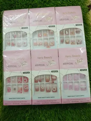 Smooth and Even Coverage Fake Nails thumbnail 3