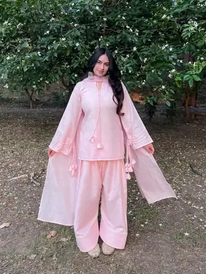 3 Pcs Women's Stitched Cotton Lawn Plain Suit thumbnail 5