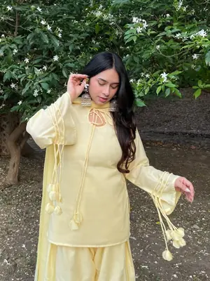 3 Pcs Women's Stitched Cotton Lawn Plain Suit thumbnail 5
