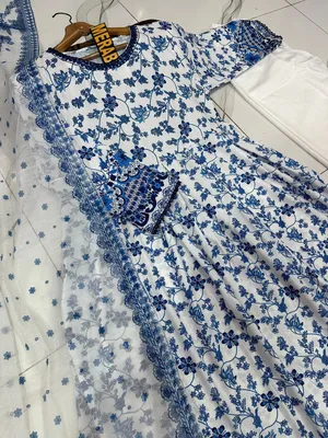 3 Pcs Women's Stitched Arabic Lawn Printed Maxi Suit thumbnail 4