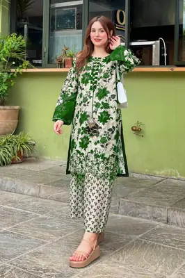 3 Pcs Women's Stitched Lawn Digital Print Suit