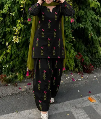 3 Pcs Women's Stitched Lawn Digital Print Suit