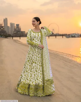 3 Pcs Women's Stitched Lawn Printed Maxi Suit