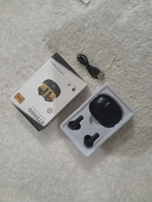 Black Earbuds thumbnail 9