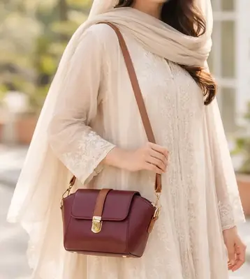 Girl's Faux Leather Textured Envelope Clutch thumbnail 4