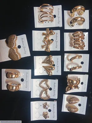 Golden Plated Women's Free Size Earrings 2 Pcs