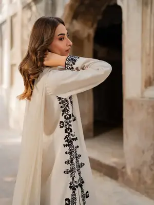 Stunning 3 Pcs Women's Stitched Embroidered Suit thumbnail 6