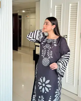 Stylish Women's Stitched Suit - 3 Pcs Digital Print Lawn Set in Black thumbnail 5